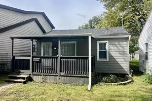 1586 Faithorn Ave, Crete, IL 60417 - Photo 1