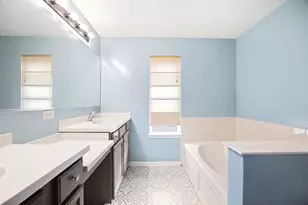 193 Bloomfield Dr, Woodstock, IL 60098 - Photo 27