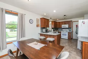 921 Beauchamp Ave, Manteno, IL 60950 - Photo 17