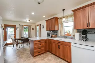 921 Beauchamp Ave, Manteno, IL 60950 - Photo 13