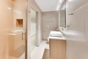 2 E Erie St, Chicago, IL 60611 - Photo 15