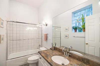 926 W Barry Avenue #2, Chicago, IL 60657 - Photo 13