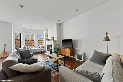 353 W Chicago Avenue #4E, Chicago, IL 60654 - Photo 3