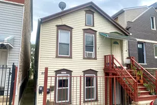 829 W 33rd St, Chicago, IL 60608 - Photo 1