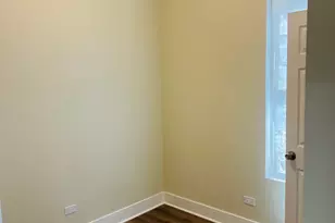 8447 S Escanaba Ave, Chicago, IL 60617 - Photo 5