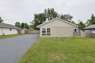 3 Walnut St, Carpentersville, IL 60110 - Photo 21