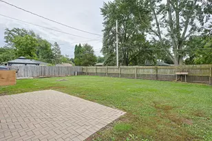 3 Walnut St, Carpentersville, IL 60110 - Photo 17