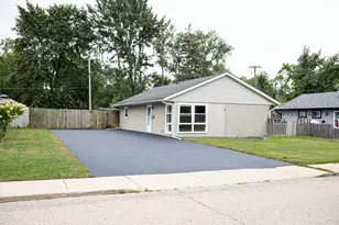 3 Walnut St, Carpentersville, IL 60110 - Photo 1
