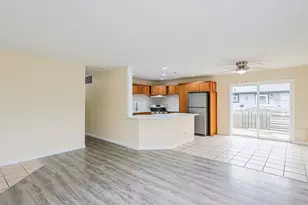 3 Walnut St, Carpentersville, IL 60110 - Photo 7