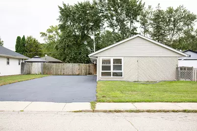 3 Walnut Street, Carpentersville, IL 60110 - Photo 3