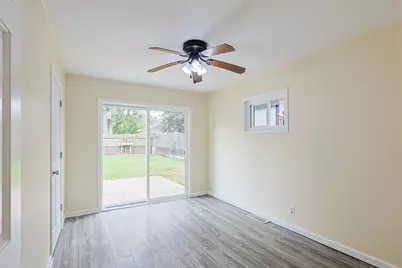 3 Walnut Street, Carpentersville, IL 60110 - Photo 15