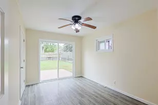 3 Walnut St, Carpentersville, IL 60110 - Photo 15