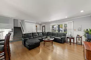 639 N Indiana St, Elmhurst, IL 60126 - Photo 9