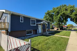 10301 Minnick Ave, Oak Lawn, IL 60453 - Photo 3