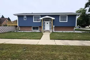 10301 Minnick Ave, Oak Lawn, IL 60453 - Photo 1
