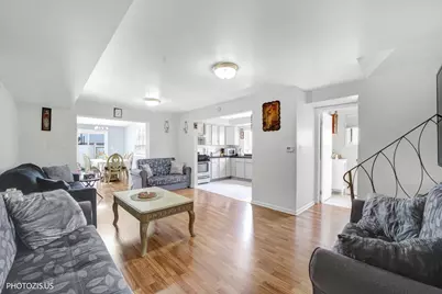 9045 Emerson Drive, Des Plaines, IL 60016 - Photo 5