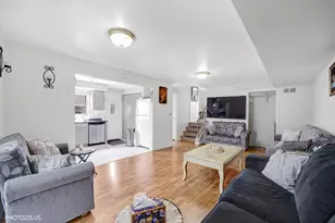 9045 Emerson Dr, Des Plaines, IL 60016 - Photo 7