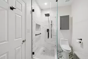 1450 W Erie St, Chicago, IL 60642 - Photo 13