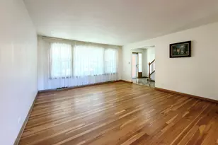 2022 E Woodview Dr, Mount Prospect, IL 60056 - Photo 13