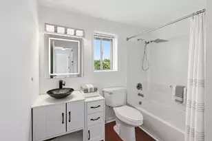 18 Eastham Ct, Schaumburg, IL 60193 - Photo 11