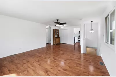 18 Eastham Court #18, Schaumburg, IL 60193 - Photo 5
