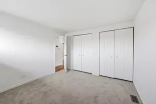 18 Eastham Ct, Schaumburg, IL 60193 - Photo 17