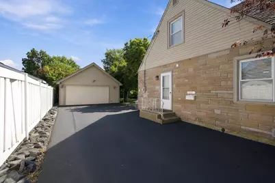 2115 Halsey Drive, Des Plaines, IL 60018 - Photo 21