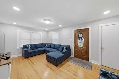 2115 Halsey Drive, Des Plaines, IL 60018 - Photo 5