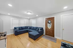 2115 Halsey Dr, Des Plaines, IL 60018 - Photo 5