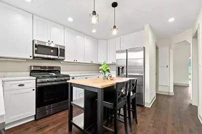 5941 W Waveland Avenue, Chicago, IL 60634 - Photo 7