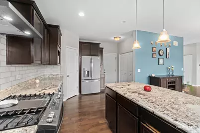 991 S Carly Circle, Yorkville, IL 60560 - Photo 5