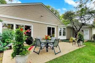 18 The Ct Of Greenway Ct, Northbrook, IL 60062 - Photo 25