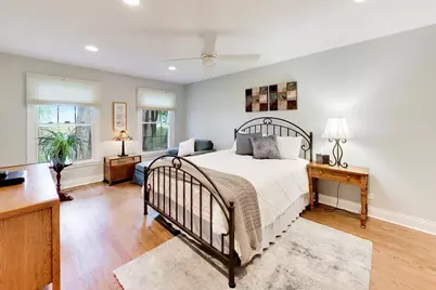 18 The Court Of Greenway Court, Northbrook, IL 60062 - Photo 13