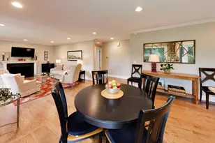 18 The Ct Of Greenway Ct, Northbrook, IL 60062 - Photo 9