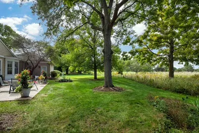 18 The Court Of Greenway Court, Northbrook, IL 60062 - Photo 3