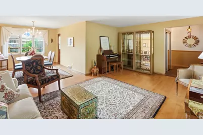 814 E 168th Street, South Holland, IL 60473 - Photo 3