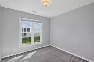 1025 Mayfield Ln, Hoffman Estates, IL 60169 - Photo 19