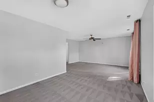 1025 Mayfield Ln, Hoffman Estates, IL 60169 - Photo 7