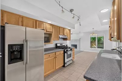 1025 Mayfield Lane, Hoffman Estates, IL 60169 - Photo 11