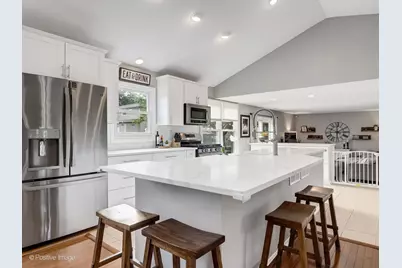 1061 Valley View Drive, Downers Grove, IL 60516 - Photo 5