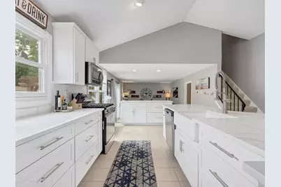 1061 Valley View Drive, Downers Grove, IL 60516 - Photo 9