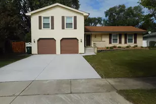 207 Downing Dr, Bloomingdale, IL 60108 - Photo 1