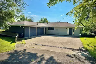 1100 Sunset Dr, Loda, IL 60948 - Photo 1