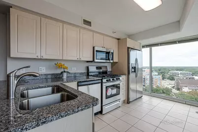 1720 Maple Avenue #1360, Evanston, IL 60201 - Photo 9