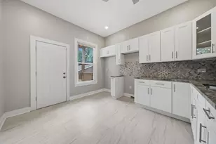6743 S Langley Ave, Chicago, IL 60637 - Photo 13