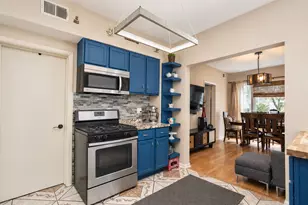 3906 W Montrose Ave, Chicago, IL 60618 - Photo 7