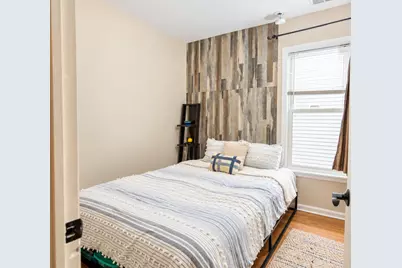 3906 W Montrose Avenue, Chicago, IL 60618 - Photo 9