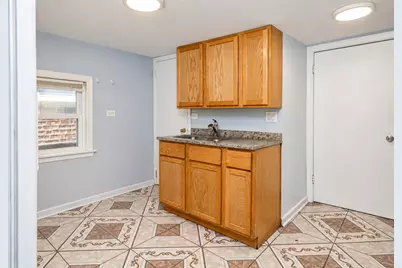 3906 W Montrose Avenue, Chicago, IL 60618 - Photo 33