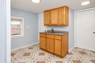 3906 W Montrose Ave, Chicago, IL 60618 - Photo 33