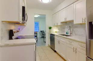 8620 W 95th St, Hickory Hills, IL 60457 - Photo 9